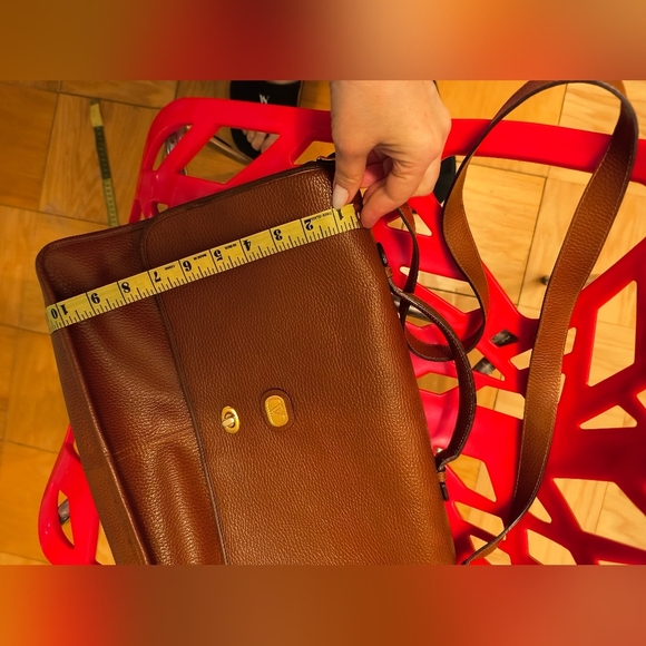 Valentino Brown Vintage Bag W Peeling Insoles 10x14x3 Inches - Picture 8 of 16